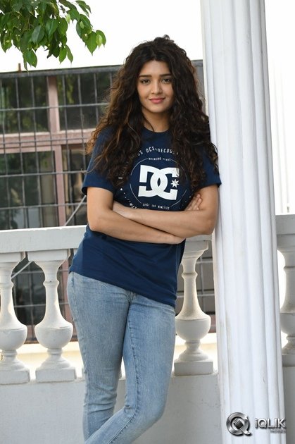 Ritika-Singh-Latest-Photo-Gallery